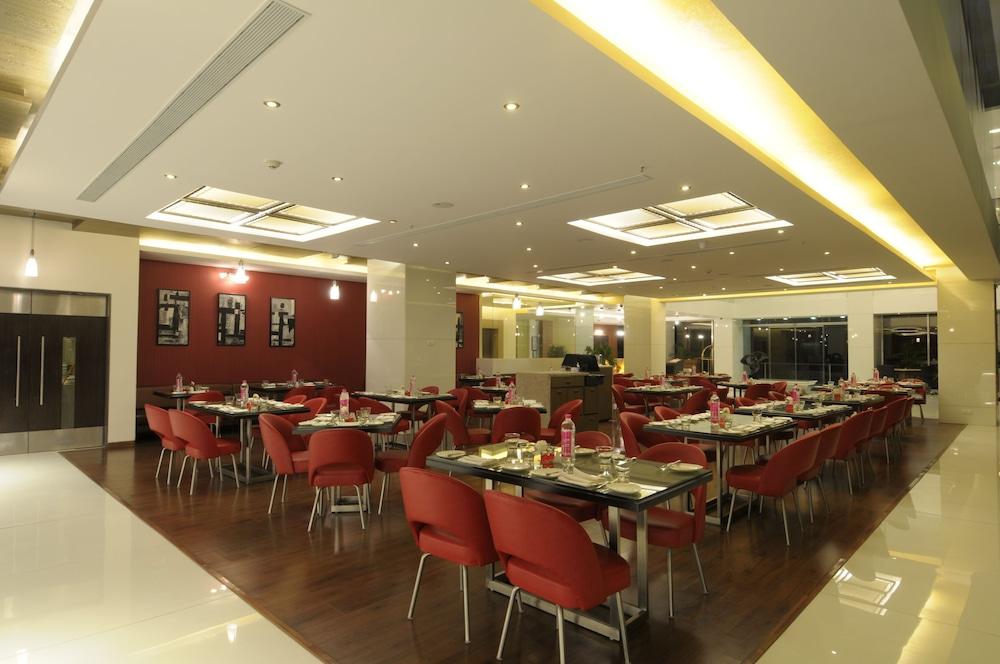 Welcomhotel By Itc Hotels, Ashram Road, Ahmedabad Exterior photo